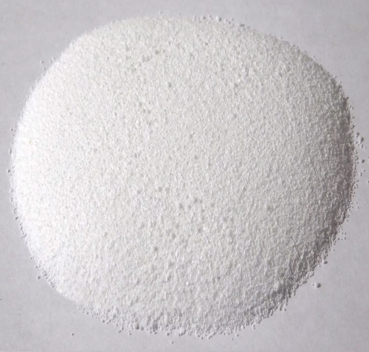 Our White Silica Sand is characterized by its exceptional chemical purity and low iron content, making it a critical ingredient for high-clarity glass, ceramics, and specialized filtration systems. With a high silica (SiO2) content and uniform grain size, it provides superior thermal stability and durability for construction, foundry casting, and industrial coatings. This versatile mineral ensures a brilliant finish and structural integrity across architectural and manufacturing applications.